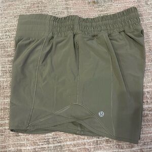 Lululemon Hotty Hot short ‘4